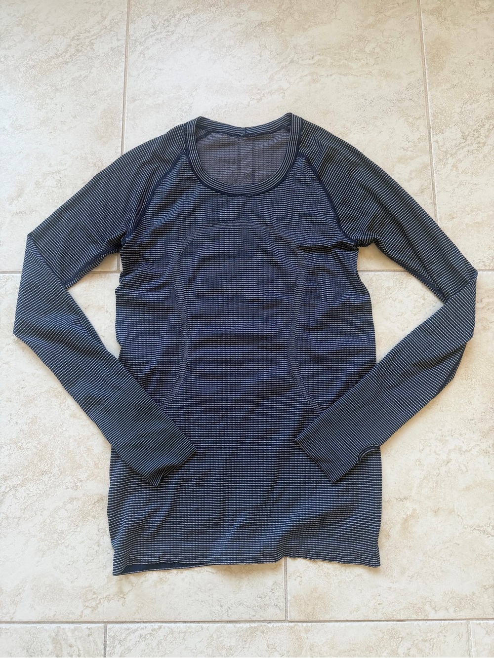 LULULEMON Navy Blue Swiftly Long Sleeve Workout Running Shirt Size 8